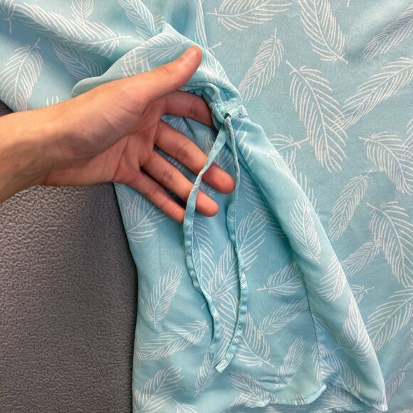 TORRID 10521823 Feather Side Cinch Chiffon Top / sheer blouse Size 2 Green Mint - Picture 3 of 8